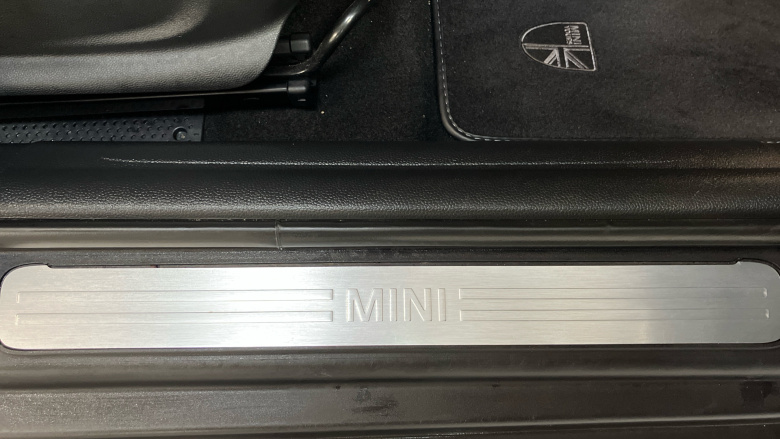 MINI Hatchback 1.5 Cooper Exclusive 5dr Auto Petrol Hatchback